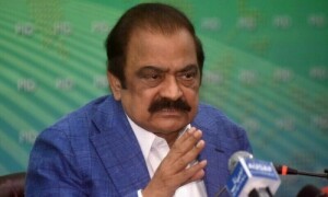 Elahi constitutionally no longer chief minister, says Sanaullah amid political standoff