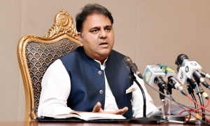 وزیراعلیٰ کو ڈی ٹیفائی کرنے کے نوٹیفکیشن کی کوئی قانونی حیثیت نہیں، فواد چوہدری