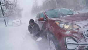 22 dead as savage US blizzard cuts power, snarls travel
