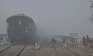 پنجاب میں دھند کے باعث لوگوں کو غیر ضروری سفر سے گریز کی ہدایت