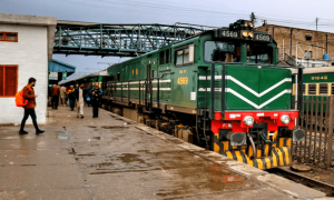 پاکستان ریلویز کو سیلاب کے باعث 500 ارب کا مالی نقصان اٹھانا پڑا