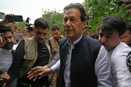 Supreme Court allows ECP to continue contempt proceedings against Imran Khan