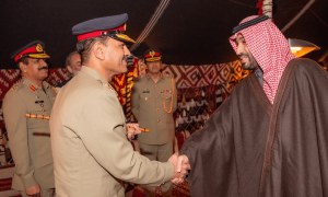 آرمی چیف کی سعودی ولی عہد سے ملاقات، دو طرفہ تعلقات مضبوط بنانے پر اتفاق