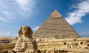 مصر میں فرعون کا مجسمہ چُرانے کیلئے کھدائی کرنے والے پکڑے گئے