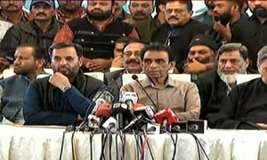 Three MQM factions &lsquo;reunify&rsquo; after six years