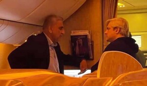 جنرل باجوہ کے ساتھ موجود یہ شخص کون ہے