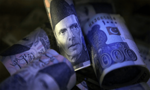 آئی ایم ایف نے روپے کی قدر میں کمی مصنوعی طریقے سے نہ روکنے کا مطالبہ کردیا
