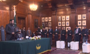 پنجاب کی 11 رکنی نگراں کابینہ نے حلف اُٹھا لیا