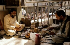 طالبان نے پاکستان میں ڈالر کی واپسی روکنے کی کوشش شروع کردی