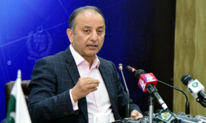 وافر مقدار میں پیٹرول موجود ہے، قیمتوں میں اضافے کا کوئی امکان نہیں: مصدق ملک