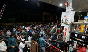 راولپنڈی سمیت پنجاب کے مختلف شہروں میں پیٹرول کی مصنوعی قلت، پمپس بند