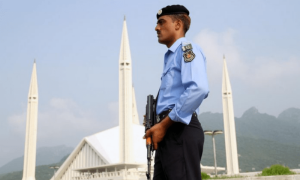 اسلام آباد میں پولیس ناکے پرفائرنگ، ایف 9 پارک میں لڑکی سے زیادتی کے ملزمان ہلاک