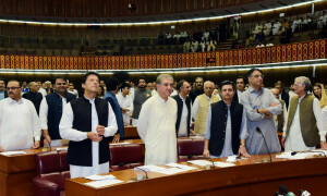 پی ٹی آئی کے 32 ارکان اسمبلی کے ڈی نوٹیفائی کا نوٹیفکیشن معطل