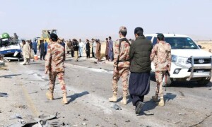 بولان میں پولیس ٹرک کے قریب خودکش حملہ، 9 اہلکار شہید، 8 زخمی