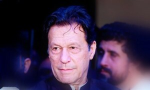 بشریٰ بیگم گھرمیں اکیلی ہیں،زمان پارک آپریشن پر عمران خان کا ردعمل