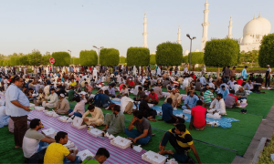 دبئی: افطار کروانے والے اجازت نامہ لیں ورنہ جُرمانہ بھرنے کیلئے تیار رہیں