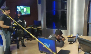 Five Ecuador TV stations receive letter bombs, one explodes