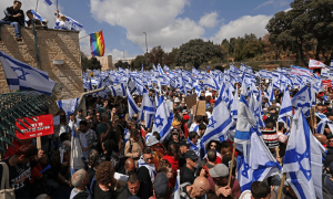 Israeli government in chaos as judicial reform plans draw mass protests