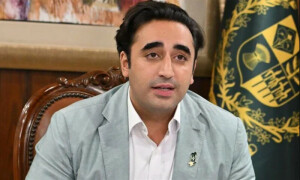 لارجر بینچ نہ بنا تو مارشل لاء کا خدشہ ہے، وزیر خارجہ