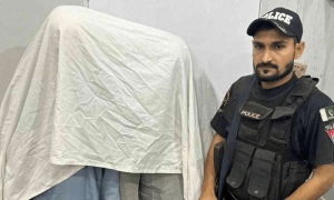کراچی: پولیس، حساس ادارے کی مشترکہ کارروائی میں 2 ٹارگٹ کلرز گرفتار