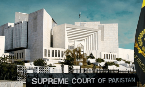 چیف جسٹس کے اختیارات کم کرنے کے قانون کیخلاف 8 رکنی بنچ تشکیل