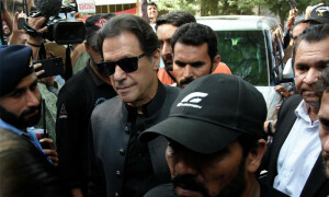 عمران خان کے خلاف توشہ خانہ کیس سننے والے جج کا تبادلہ