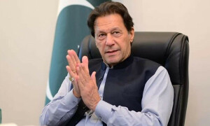 عمران خان نے حکومت کے ساتھ مذاکرات کیلئے کمیٹی تشکیل دے دی