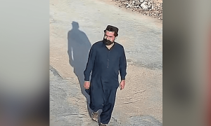 کراچی میں نوسرباز نے نابینا مؤذن کا موبائل فون ہتھیالیا