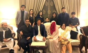 عمران خان، بشریٰ بی بی کیخلاف غیر شرعی نکاح کیس کی درخواست ناقابل سماعت قرار