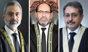 ججز کی مبینہ آڈیو لیکس کی تحقیقات: حکومت نے 3 رکنی جوڈیشل کمیشن تشکیل دے دیا