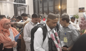 پی آئی اے کی پہلی پرواز عازمین حج کو لیکر روانہ ہوگئی