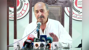 پی ٹی آئی کی وکٹیں گرنے کا سلسلہ تھم نہ سکا