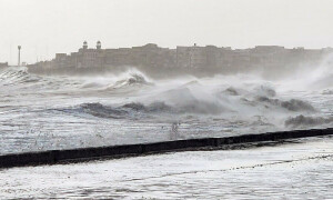 High tides in Mumbai as cyclone Biparjoy intensifies