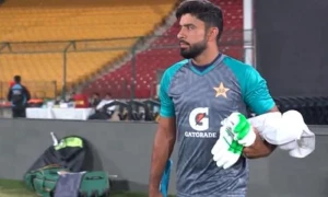 عامر جمال نے نئے فاسٹ بولرز کیلئے کس کرکٹر کو رول ماڈل قرار دیا؟