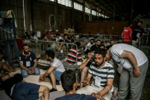 کشتی پر انسانی اسمگلر مارتے پیٹتے تھے، مسافروں نے 4 کو شناخت کرلیا