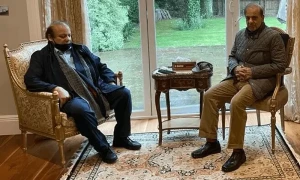 لندن: دبئی روانگی سے قبل نواز شریف کی سیاسی رہنماؤں اور صحافیوں سے ملاقات