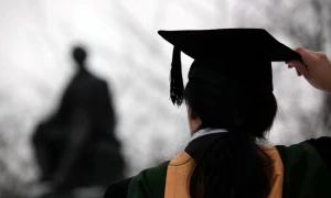 نوکریاں خطرے میں، آرٹیفیشل انٹیلیجنس کے باعث مغربی طلبہ مضامین تبدیل کرنے پر مجبور