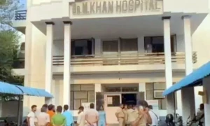 ڈاکٹر کی غلطی سے ہندو بچے کا ختنہ ، انتہا پسندوں نے اسپتال بند کرا دیا