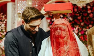 &rsquo;میری پیاری بیٹی، کل کی سی بات لگتی ہے جب میں نے تمہیں گود میں لیا تھا&lsquo;