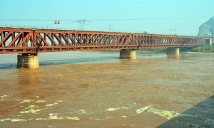 بھارت کی جانب سے چھوڑا گیا سیلابی ریلہ آنے سے پاکستان کے دریاؤں کی سطح بلند