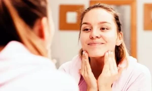 صرف 5 اجزاء کے ساتھ گھر پر بہترین فیس اسکرب بنائیں