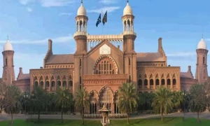لاہور ہائیکورٹ کا اوورسیز پاکستانی بچے کو بازیاب کراکے عدالت میں پیش کرنے کا حکم