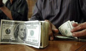 انٹربینک میں ڈالر کی قیمت بڑھ گئی