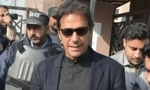 عمران خان کیخلاف وکیل قتل کیس میں سپریم کورٹ بینچ کا ایک جج تبدیل