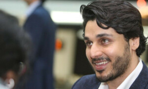 احسن خان نے بیمار مداح کی خواہش پوری کردی