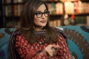 پی ٹی آئی ارکان کیلئے خواجہ آصف کے ریمارکس: شیری رحمان نے مسکرانے کی وضاحت کردی