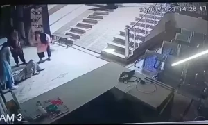 شوہر کی پہلی بیوی کا ساتھیوں کے ساتھ مل کر دوسری بیوی پر بےرحمانہ تشدد