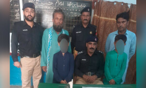 ریلوے حکام نے گھر سے بھاگنے والے بچوں کو والدین سے ملادیا