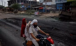 Hindu-Muslim riots expose risk at major Indian business hub