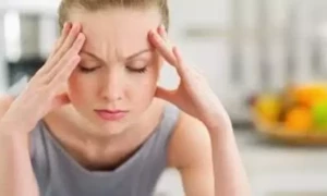 آدھے سر کے درد کی وجوہات اور مؤثرعلاج